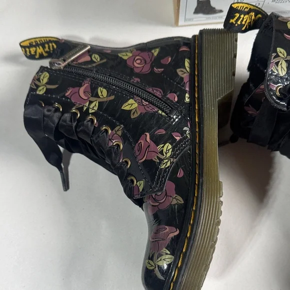 Dr. Martens | 1460 Pascal J Boots | Decayed Rose Child US 13 - Picture 13 of 16